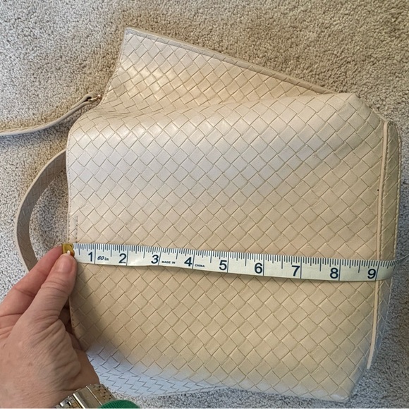 House of Harlow 1960 Beige Woven Tote - Picture 11 of 12